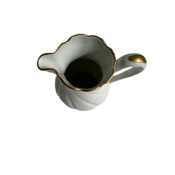 Gorgeous Limoges creamer with Gold Trim - Picture 2 of 4